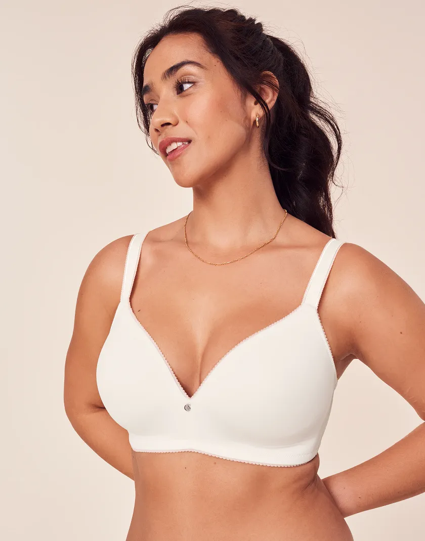 Johanna White 2 Contour bra bundle Model 1