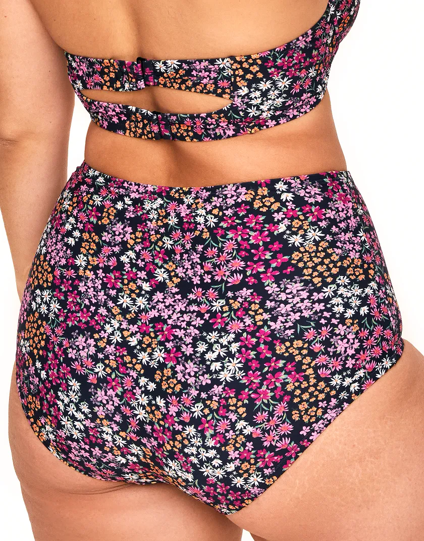 Shelby Ditsy Black 2 Contour swimwear bundle Model 3
