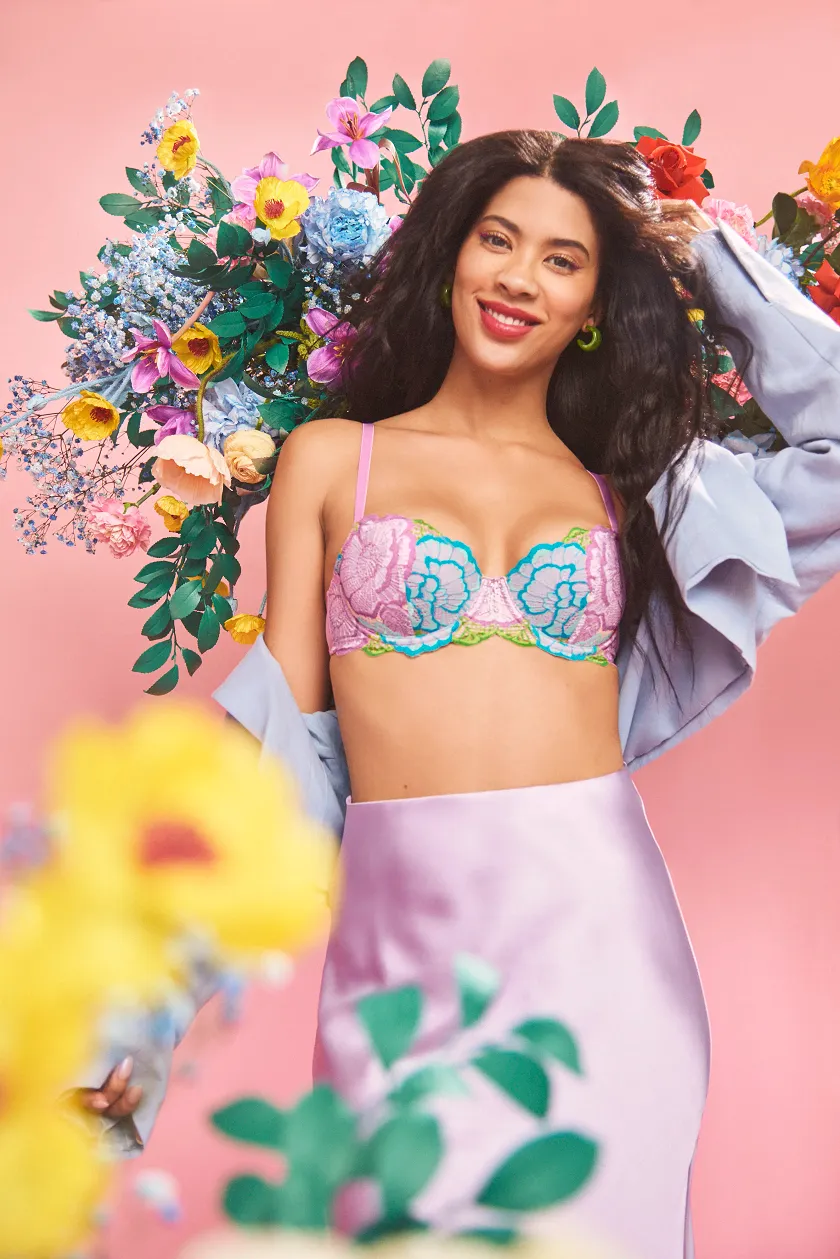 Pink Floral Print Colete Lightly Lined Bra Model 2