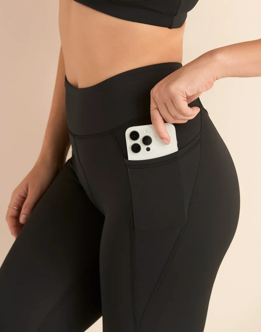 Aura Legging Black activewear bundle Model 4