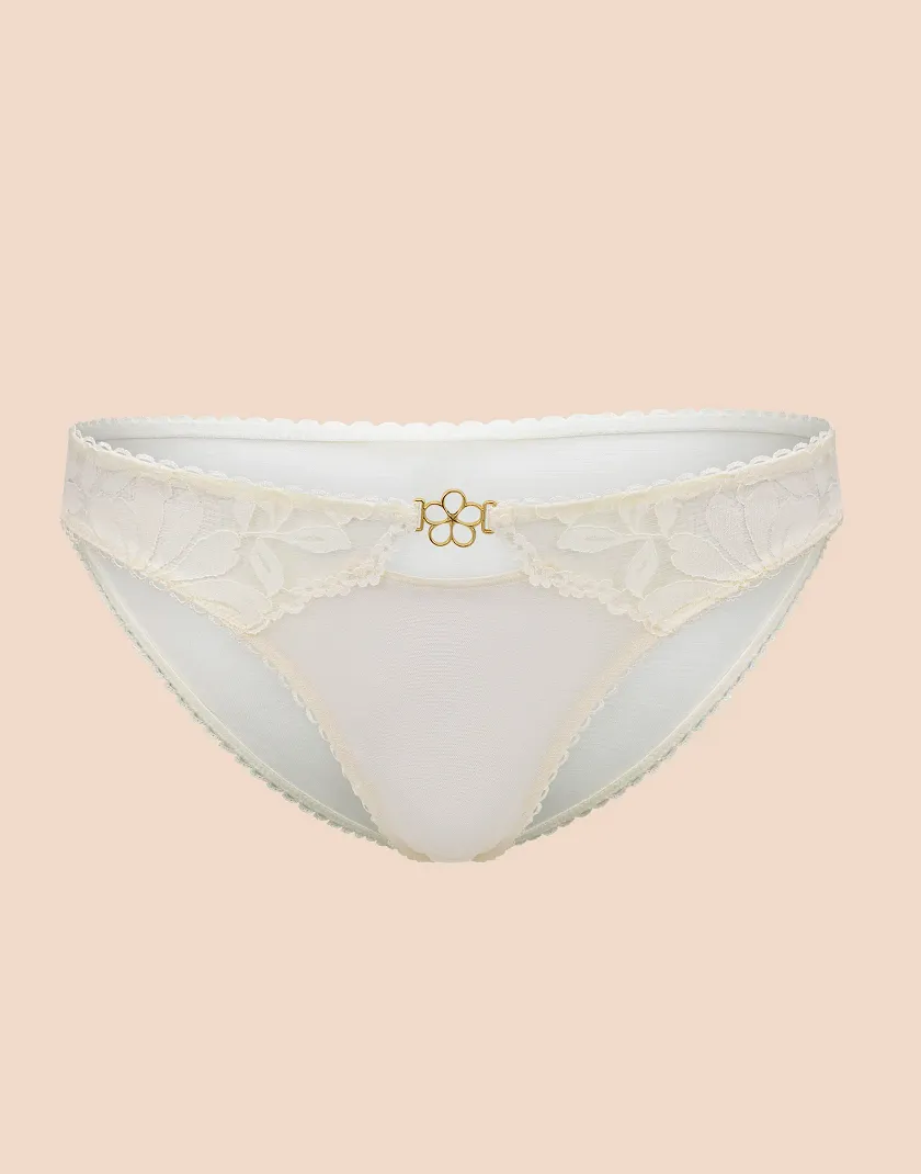 Amaryllis Bikini Light White panty bundle Still 2