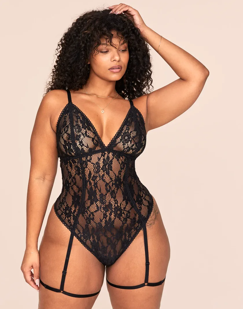 Clarisse Black Plus Unlined lingerie bundle Model 2