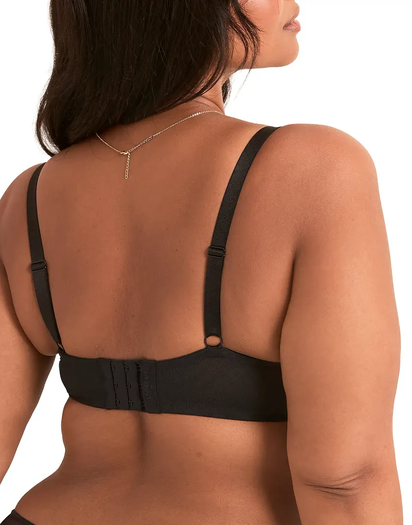 Cam Black 2 Unlined bra bundle Model 4