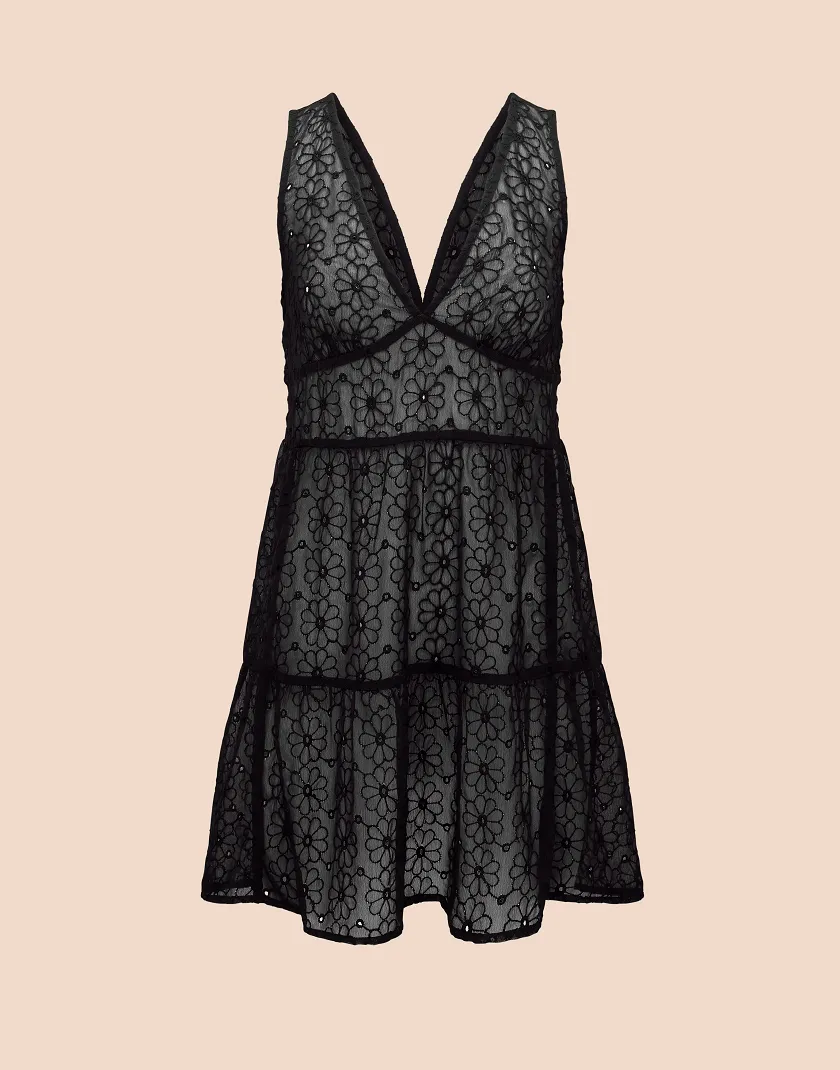 Shoshana B1 Black swimwear bundle Still 3
