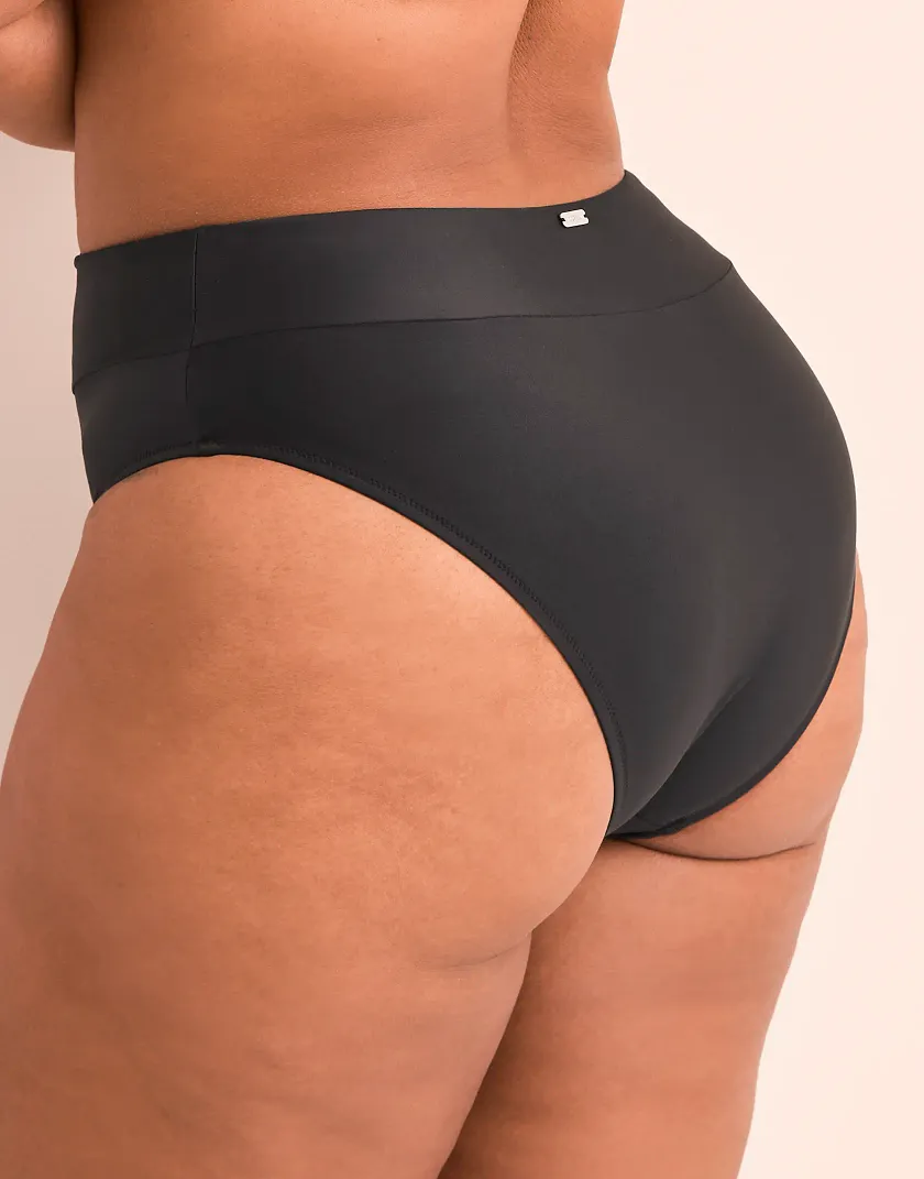 Perry Black swimwear bundle Model 4