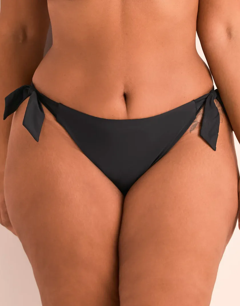 Perry Black swimwear bundle Model 2