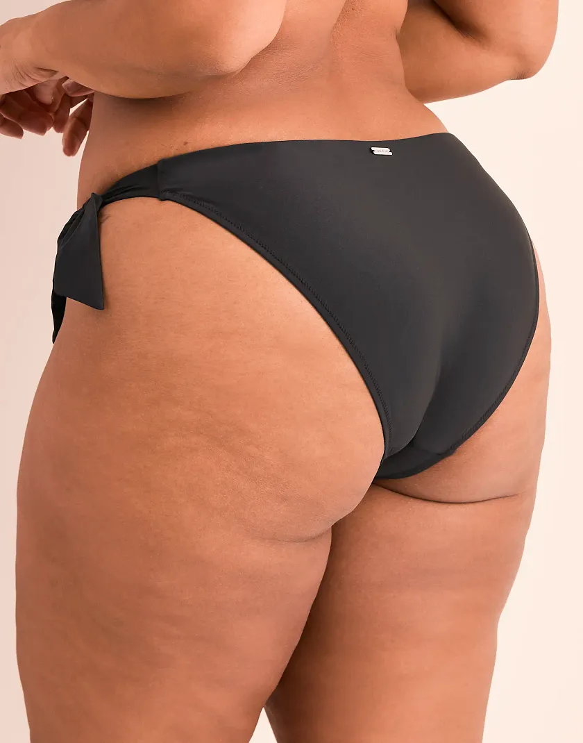 Perry Black swimwear bundle Model 4