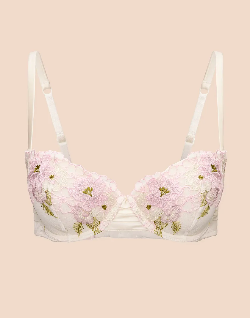 Carolyn Light White 2 Contour bra bundle Still 5