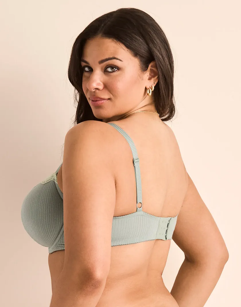 Lilou Medium Green 2 Contour bra bundle Model 4