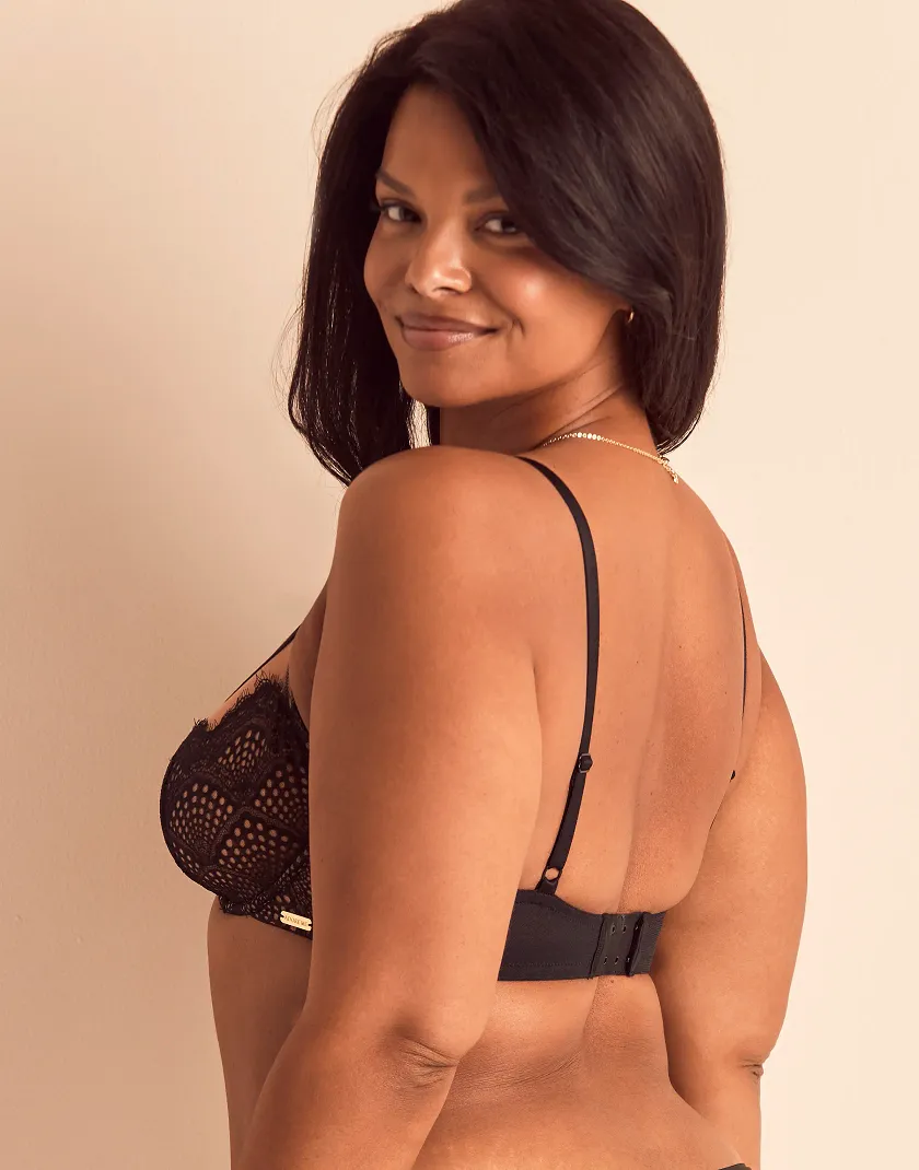 Sonja Black 2 Unlined bra bundle Model 4
