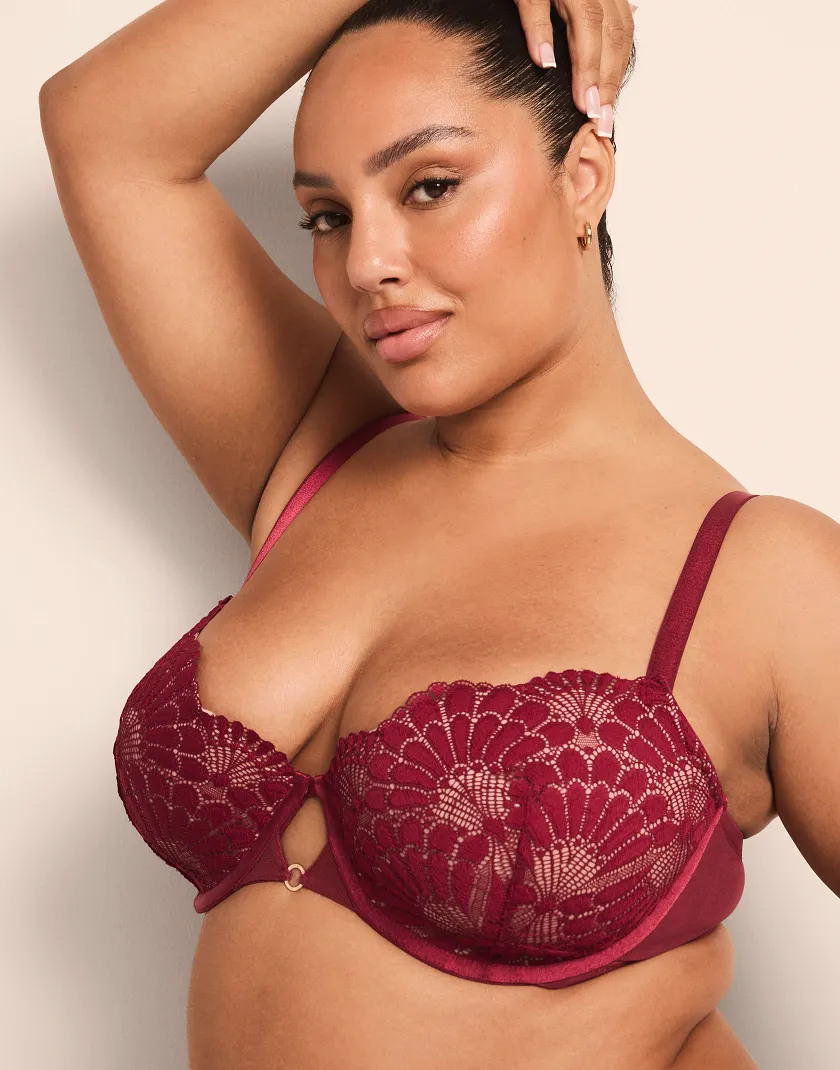 Albanne Dark Red 2 Contour bra bundle Model 2