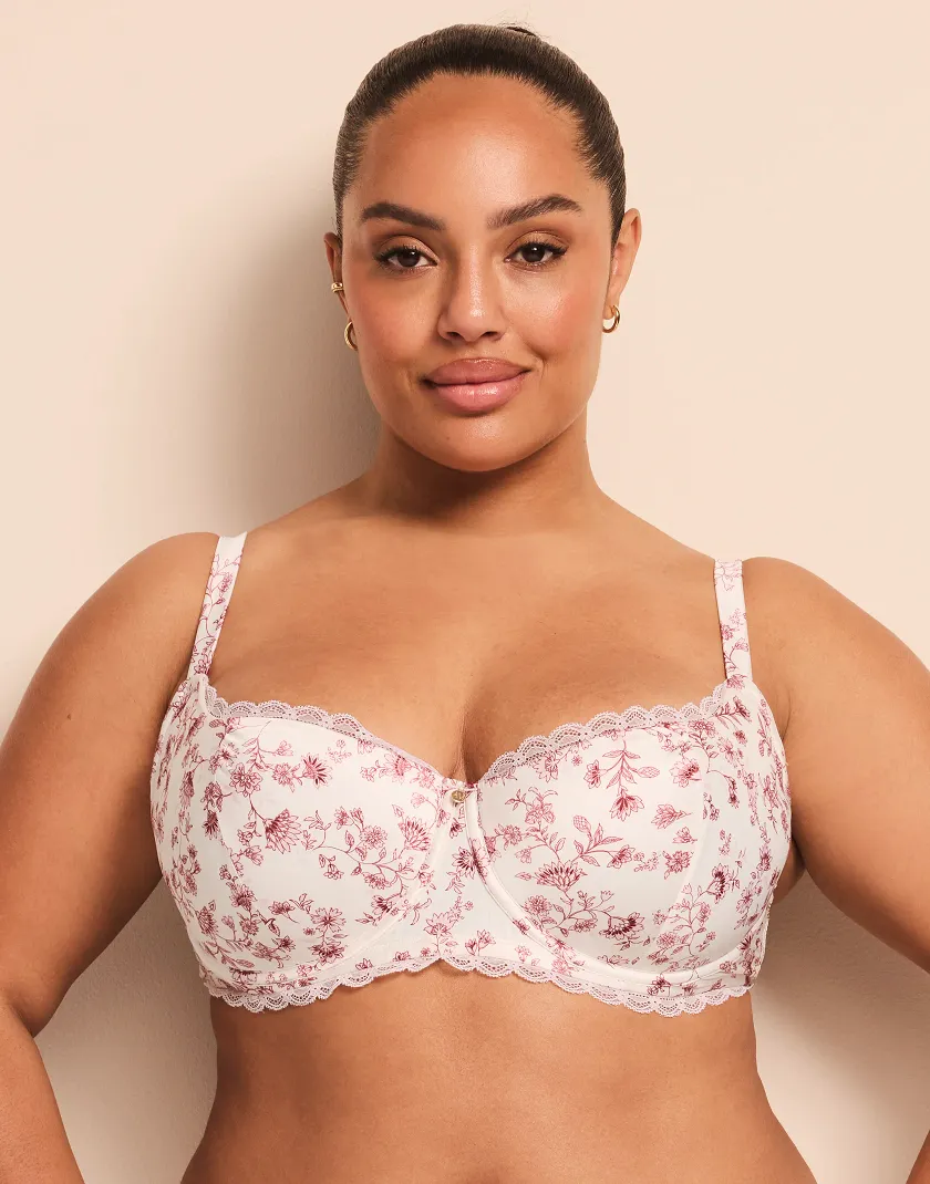 Elsie Floral Pink 2 Contour bra bundle Model 2