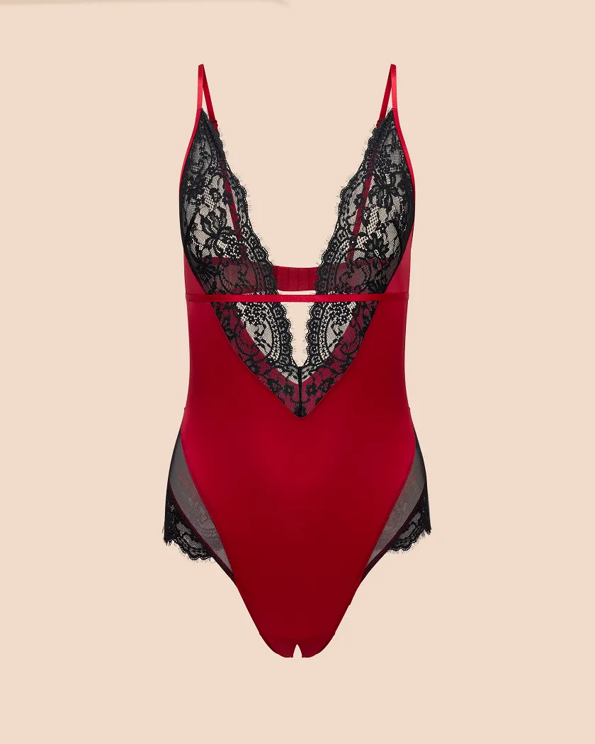 Vittoria Dark Red Unlined lingerie bundle Still 4