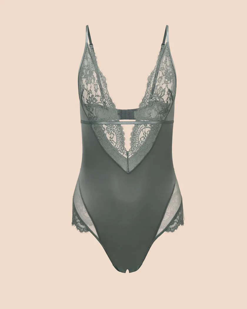 Vittoria Dark Gray Unlined lingerie bundle Still 3