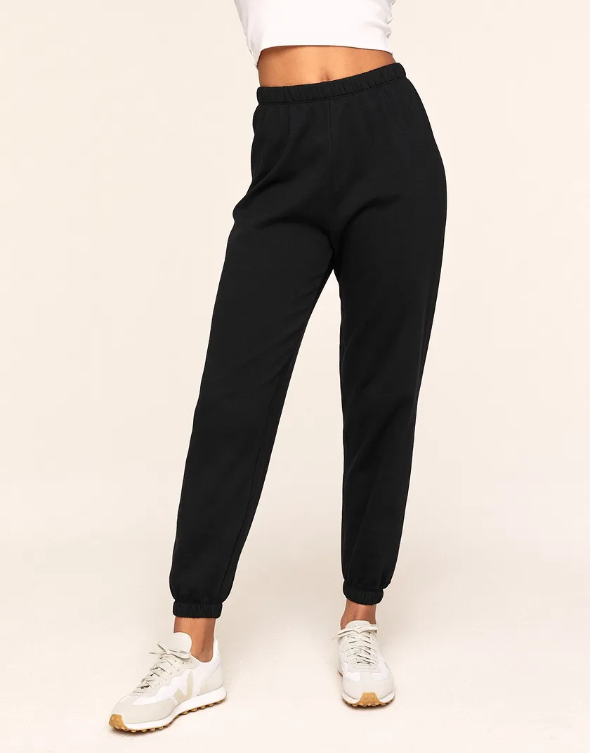 Kaylie Black lounge bundle Model 1