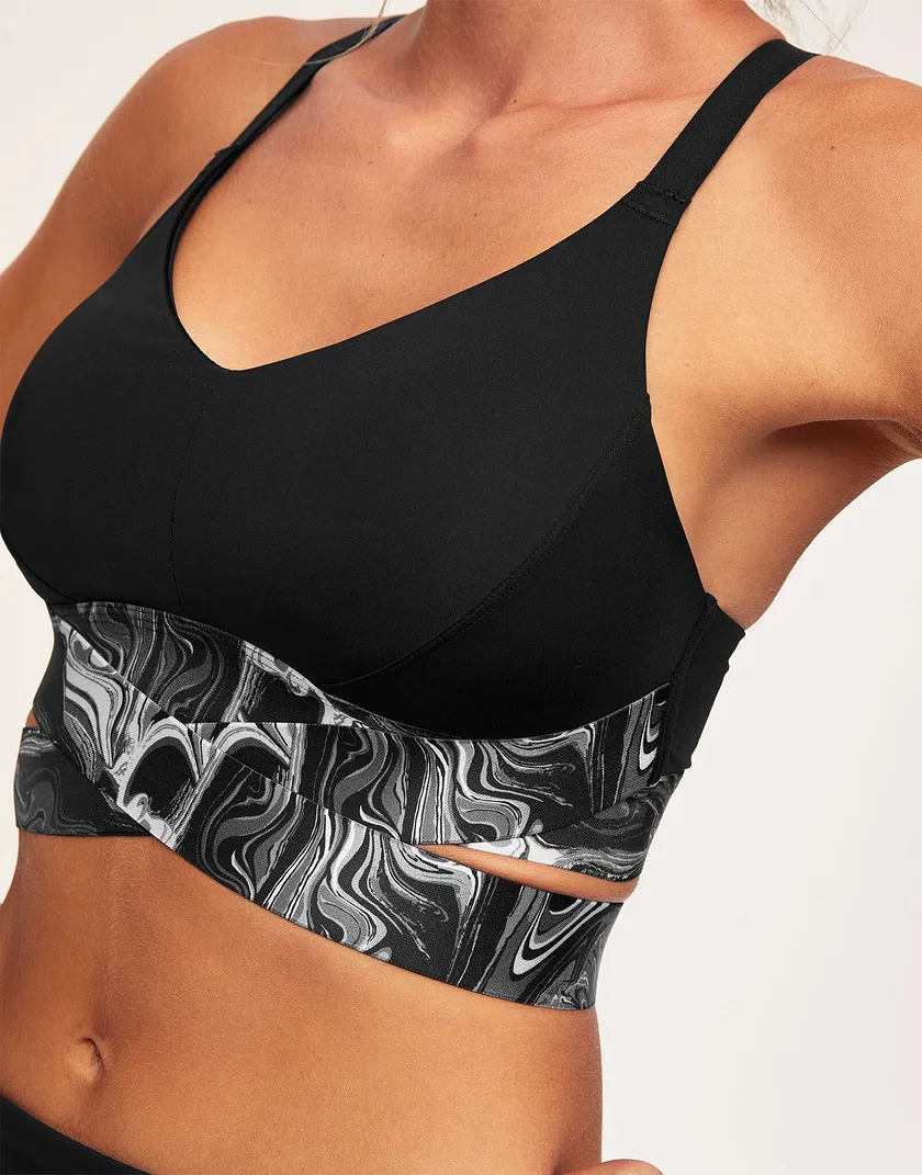 Maven Black Contour activewear bundle Model 1