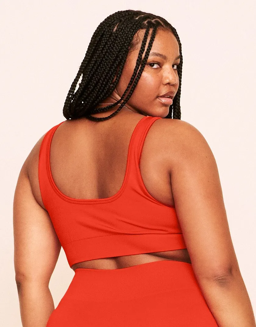 Maeve Ombre Sports Bra Red Plus Contour activewear bundle Model 5