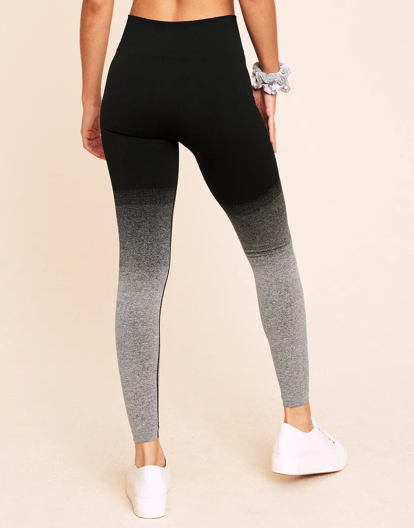 Lilah Ombre Full Legging Black activewear bundle Model 4