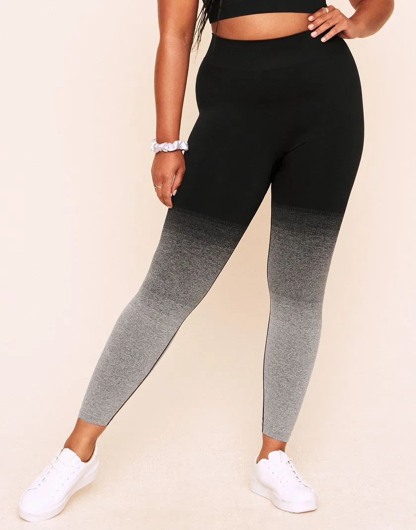 Lilah Ombre Full Legging Black Plus activewear bundle Model 2