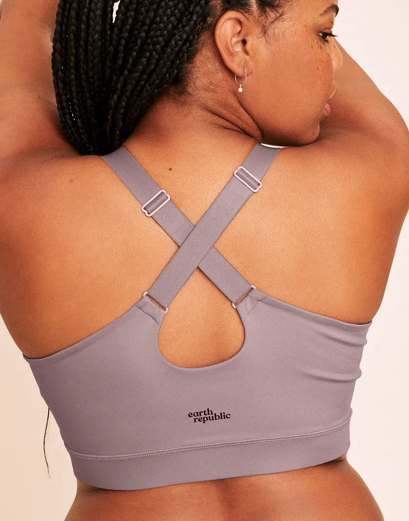 Evie Mid-Support Sports Bra Medium Beige Plus Contour activewear bundle Model 5