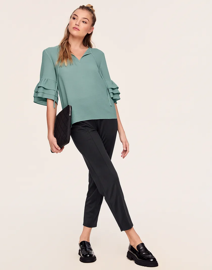 Quinn Top Medium Green tops bundle Model 4