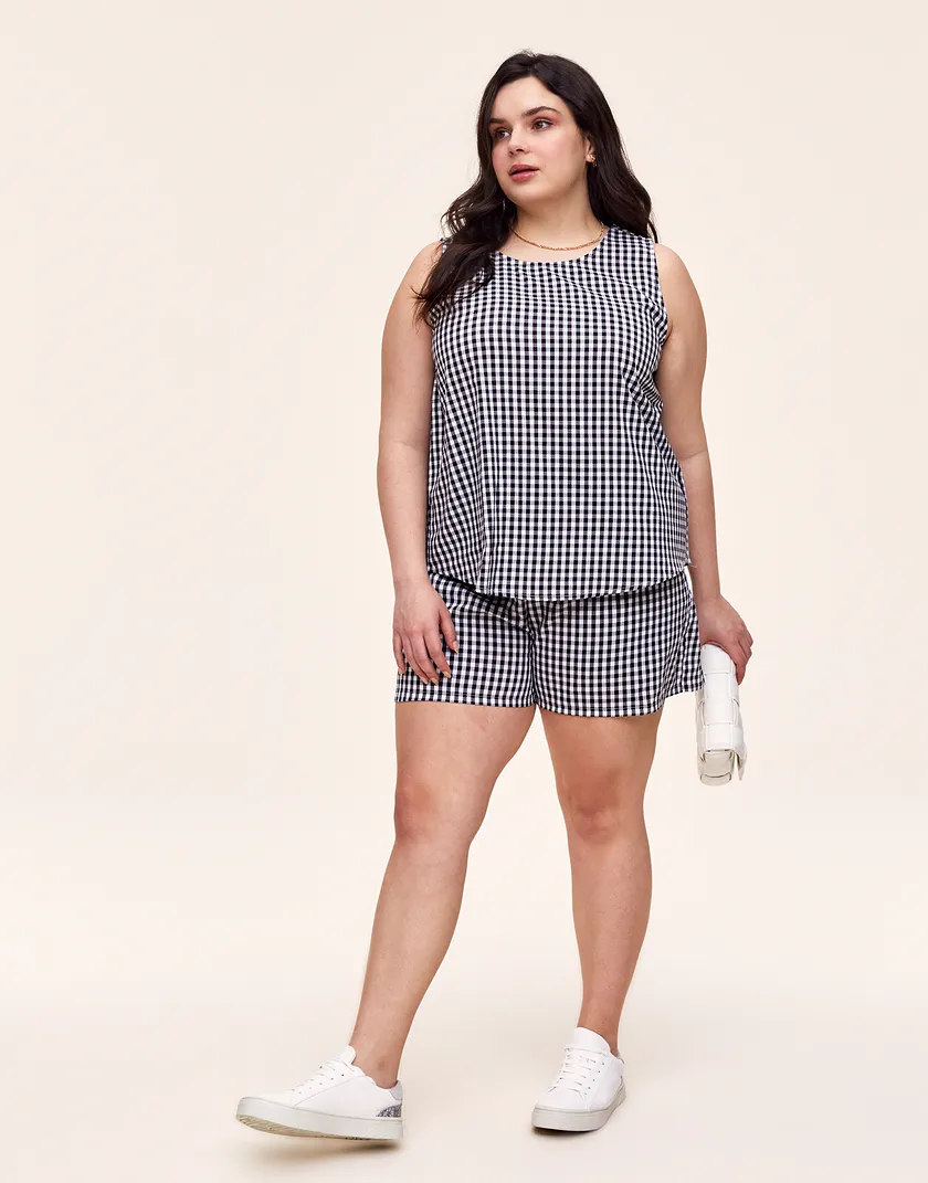 Eve Short Plaid Black Plus pants & shorts bundle Model 2