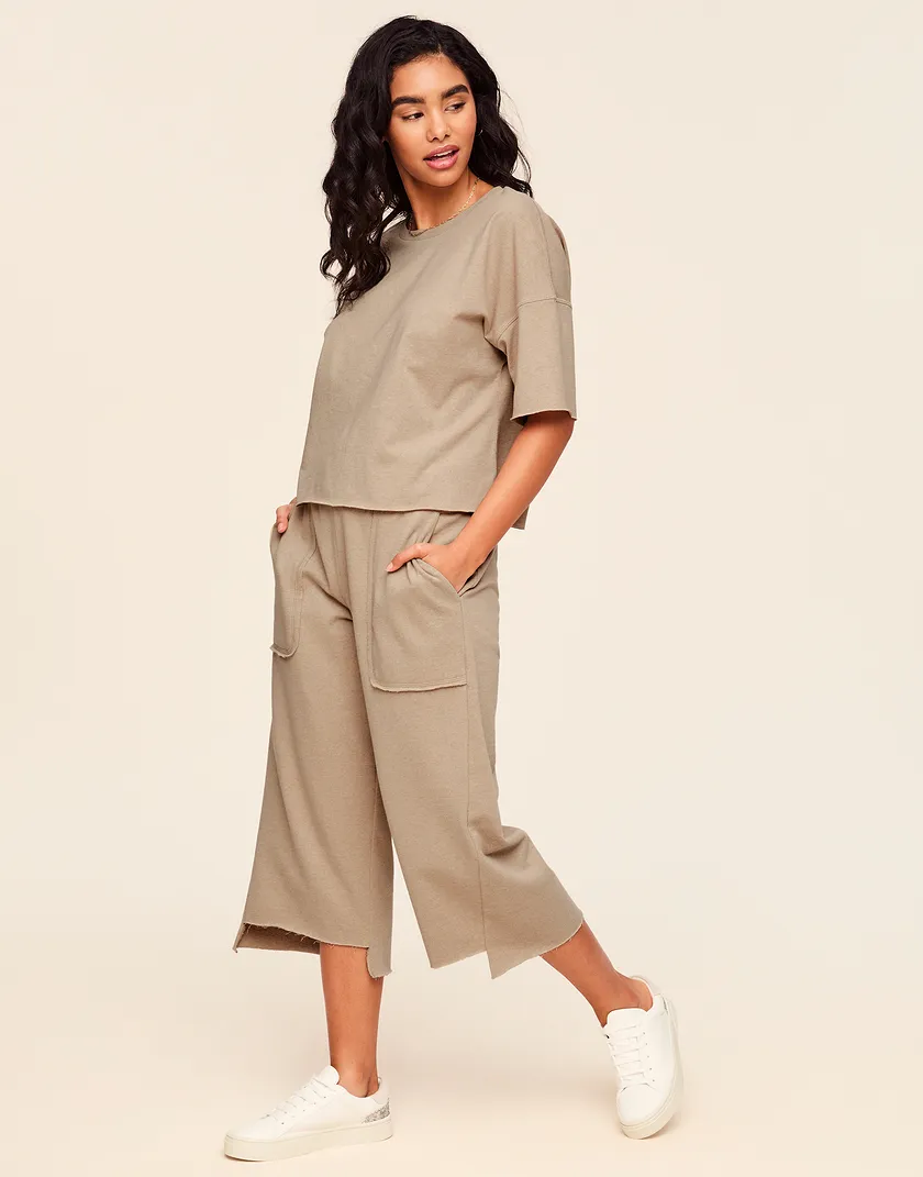Avery Brown lounge bundle Model 1