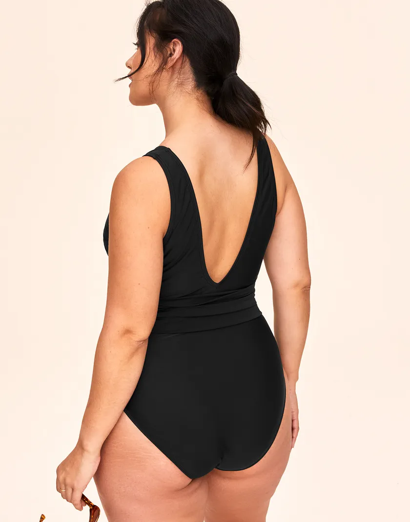 Kaitlyn Black Plus Contour swimwear bundle Model 4
