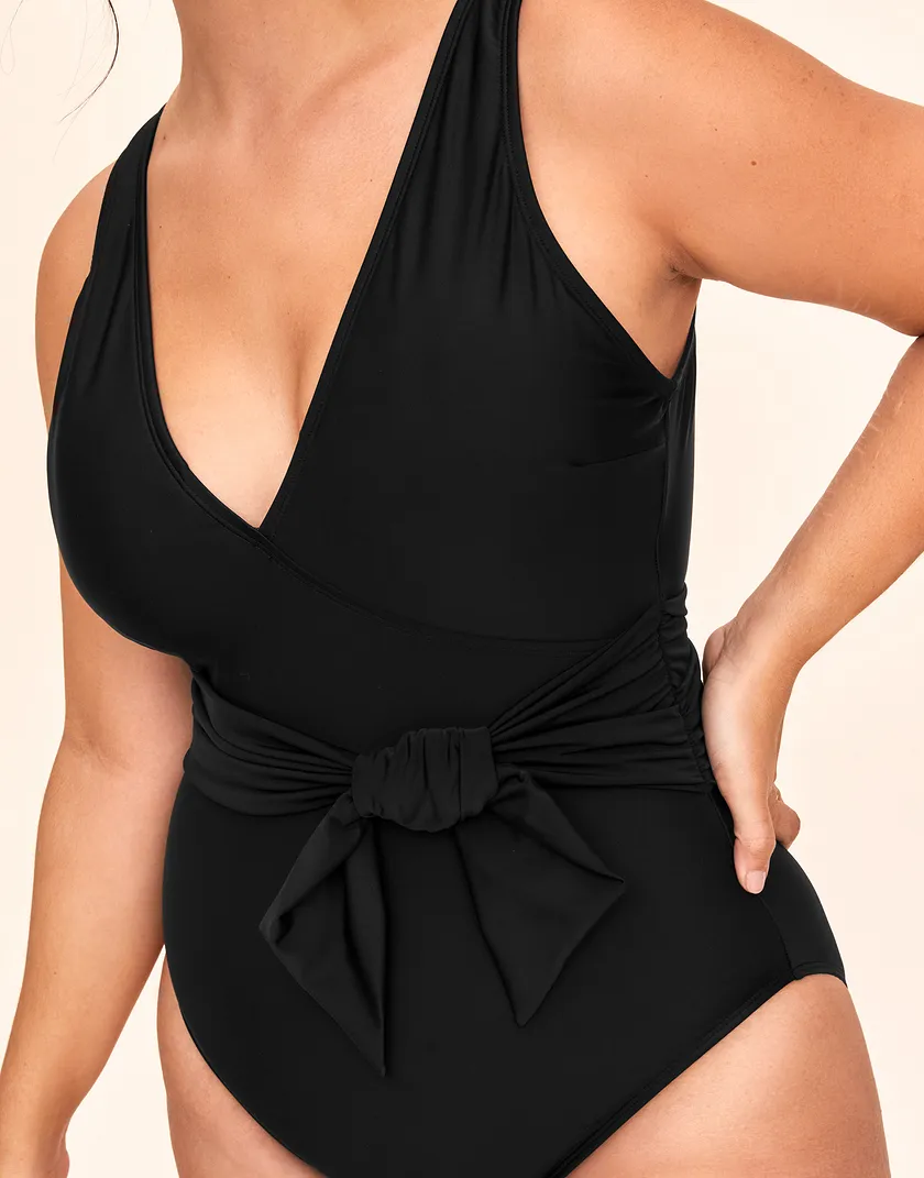 Kaitlyn Black Plus Contour swimwear bundle Model 3