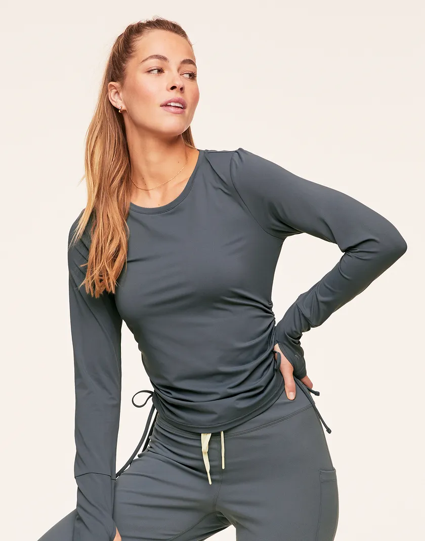 Layne Longsleeve Dark Gray activewear bundle Model 1