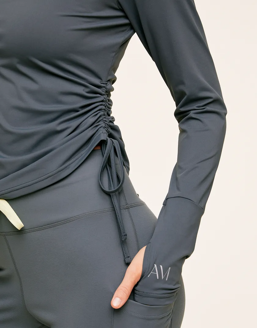 Layne Longsleeve Dark Gray activewear bundle Model 4