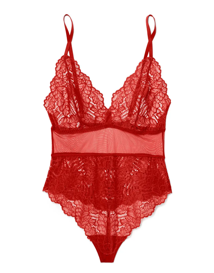 Zora Dark Red lingerie bundle Still 3
