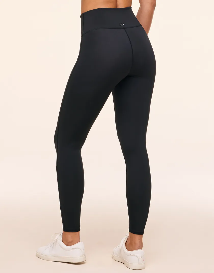 Mari Legging Black activewear bundle Model 4