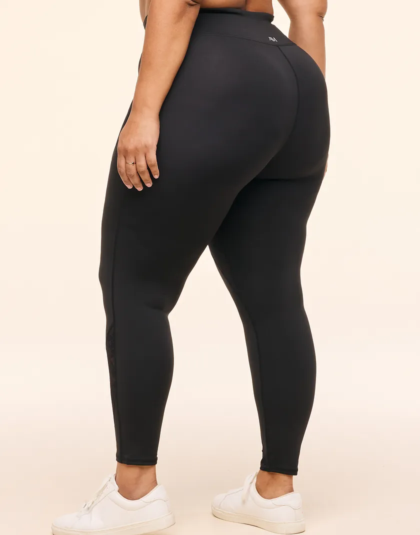 Mari Legging Black Plus activewear bundle Model 5