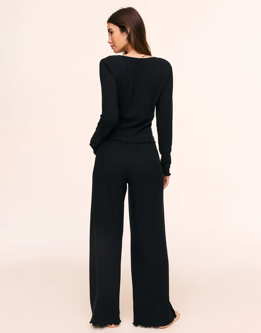 Amrita Black lounge bundle Model 4