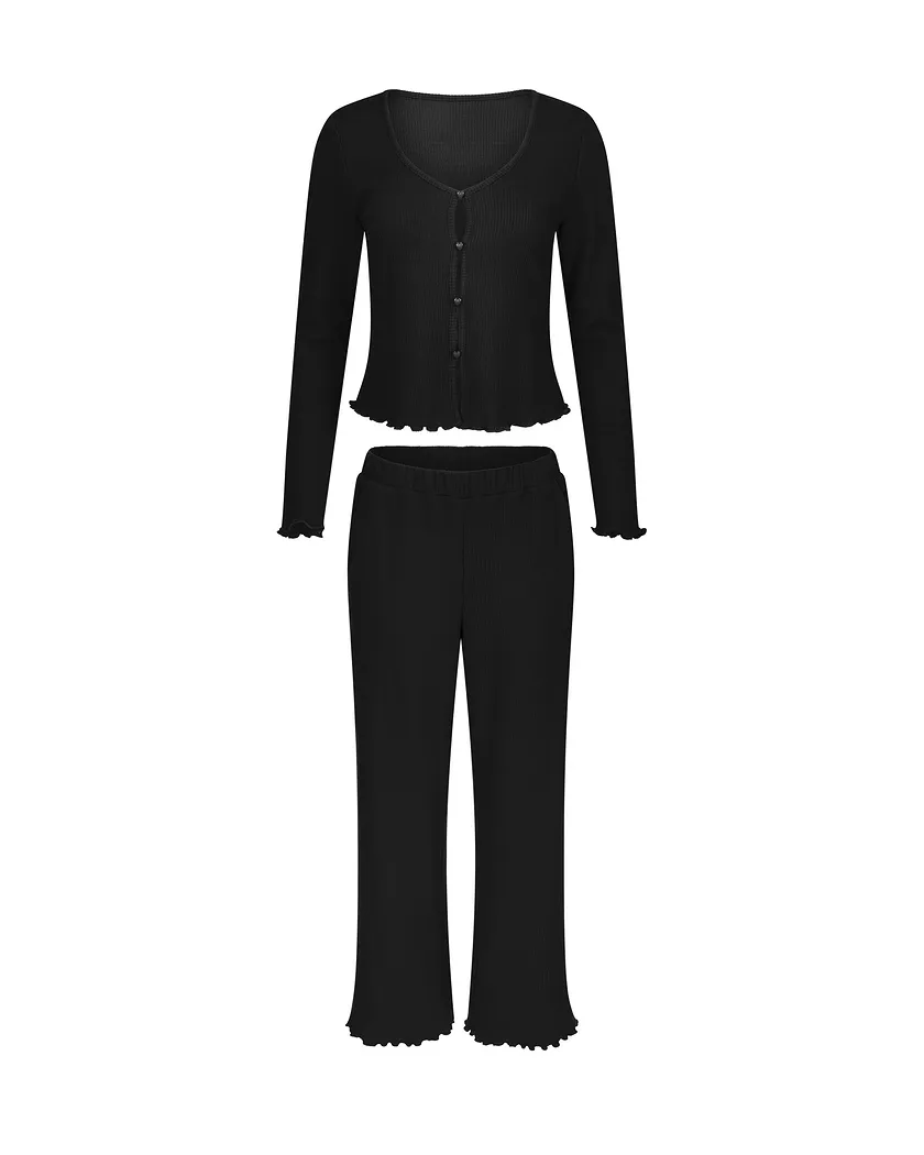 Amrita Black lounge bundle Still 2