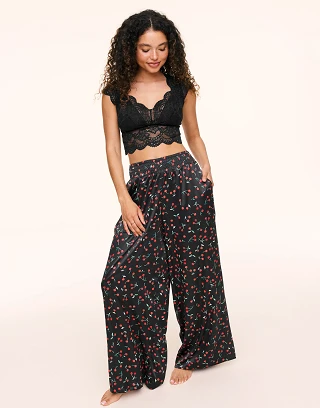 Finola Black lounge bundle Model 1