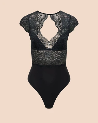 Meave Black Lined lingerie bundle Still 2