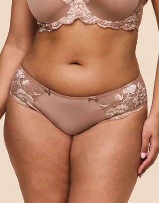 Vicky Hipster Medium Beige panty bundle Model 1