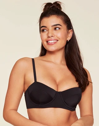 Vivien Black 2 Contour swimwear bundle Model 1