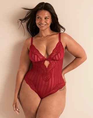 Nala Dark Red Plus Unlined lingerie bundle Model 2