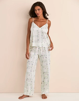 Nessa Floral Beige sleepwear bundle Model 1