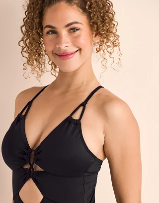 Taryn Black Contour swimwear bundle Model 2