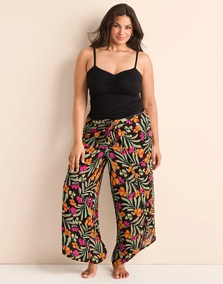 Patti Black lounge bundle Model 2