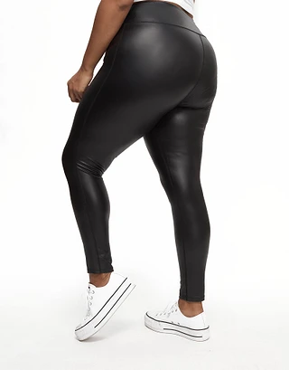 Lucy Dark Black Plus lounge bundle Model 2