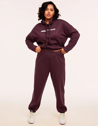 Kaylie Red Plus lounge bundle Model 2