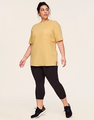Jessica T-Shirt Medium Orange Plus tops bundle Model 2