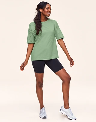 Lyla T-Shirt Medium Green tops bundle Model 1