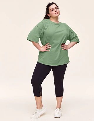 Lyla T-Shirt Medium Green Plus tops bundle Model 2