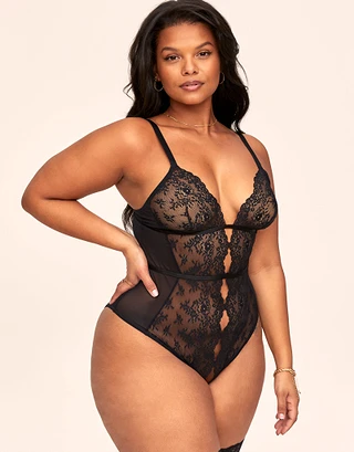Rosie Black Plus Unlined lingerie bundle Model 2